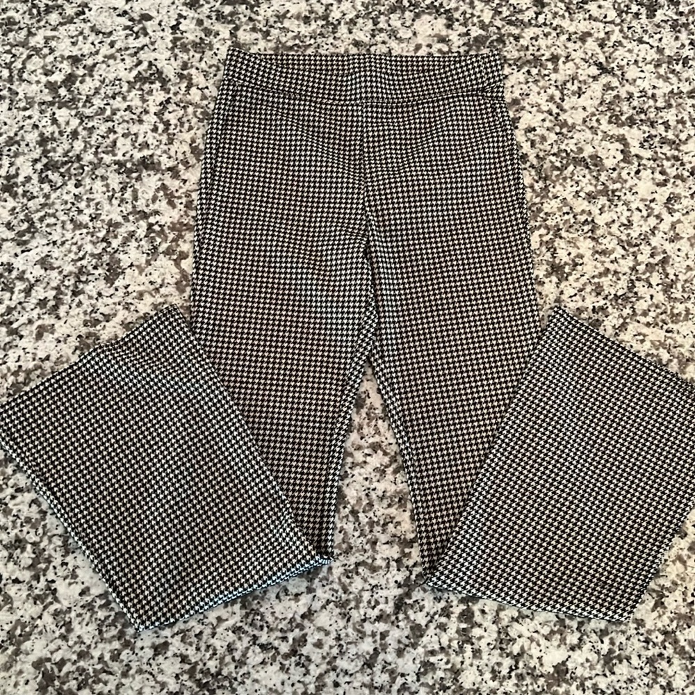 Abercrombie kids houndstooth print bell legged pant